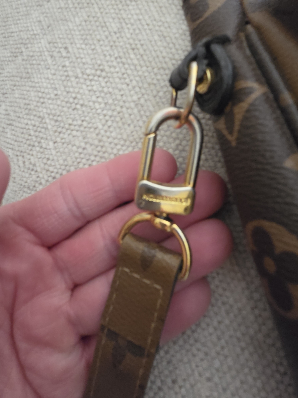 Louis Vuitton Reverse  Monogram Pochette Metis Shoulder Bag - Picture 7 of 11